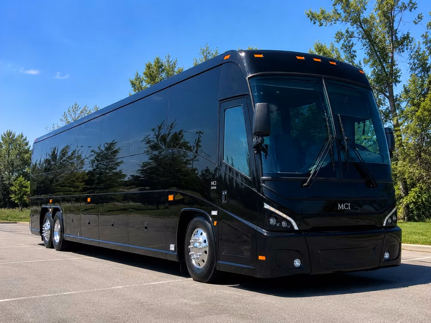 charter bus rentals for yale university campus tours and new haven college visits